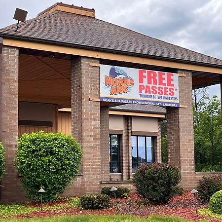 Best Western Ambassador Inn & Suites Wisconsin Dells Ngoại thất bức ảnh
