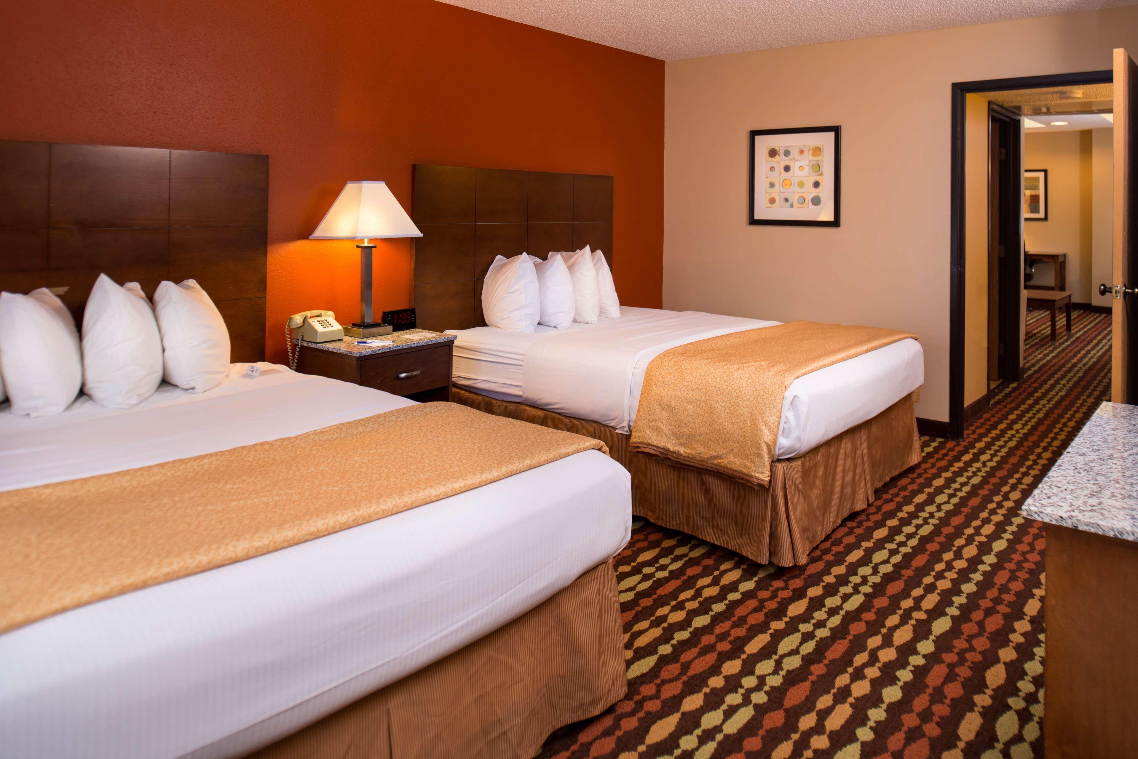 Best Western Ambassador Inn & Suites Wisconsin Dells Ngoại thất bức ảnh