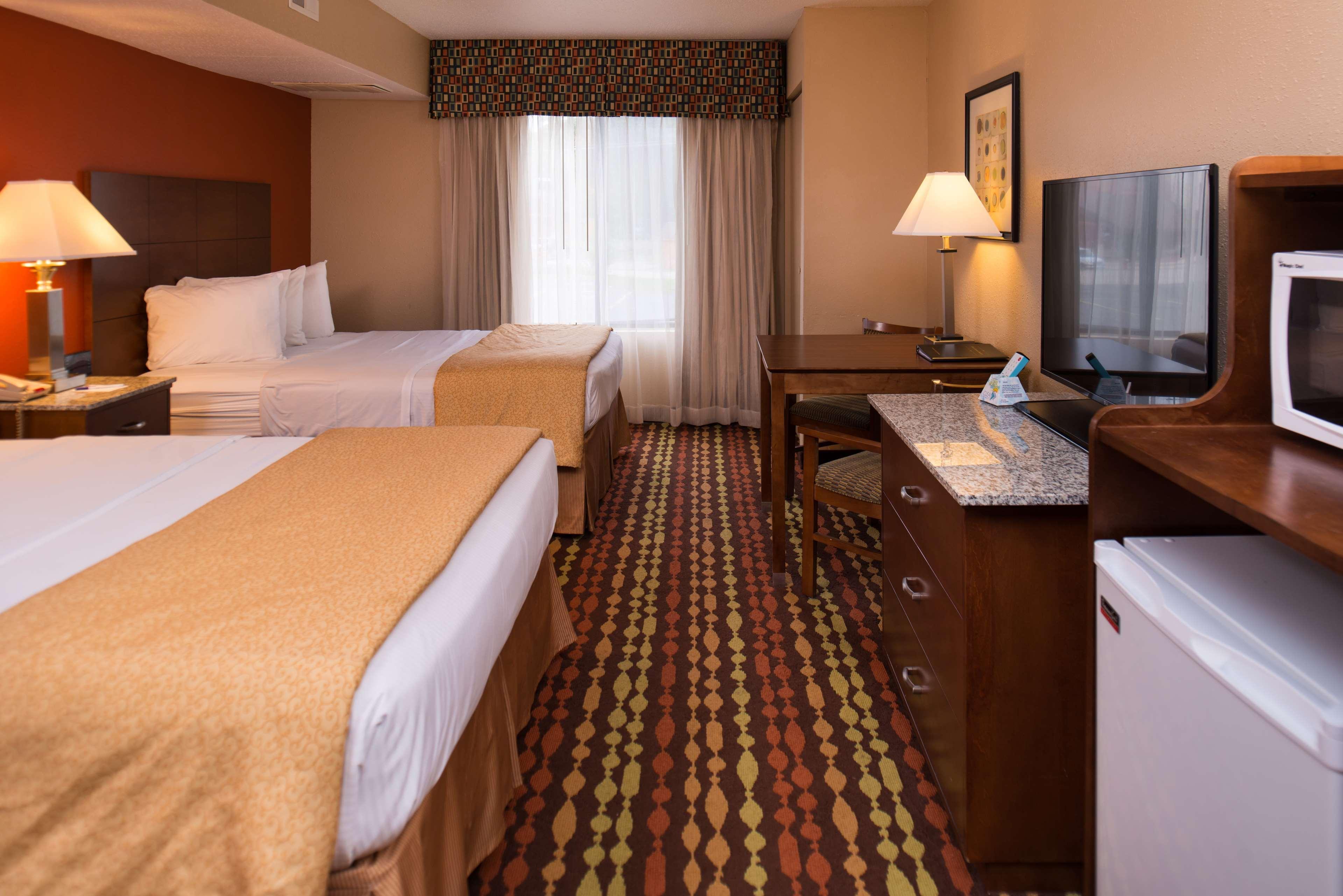 Best Western Ambassador Inn & Suites Wisconsin Dells Ngoại thất bức ảnh