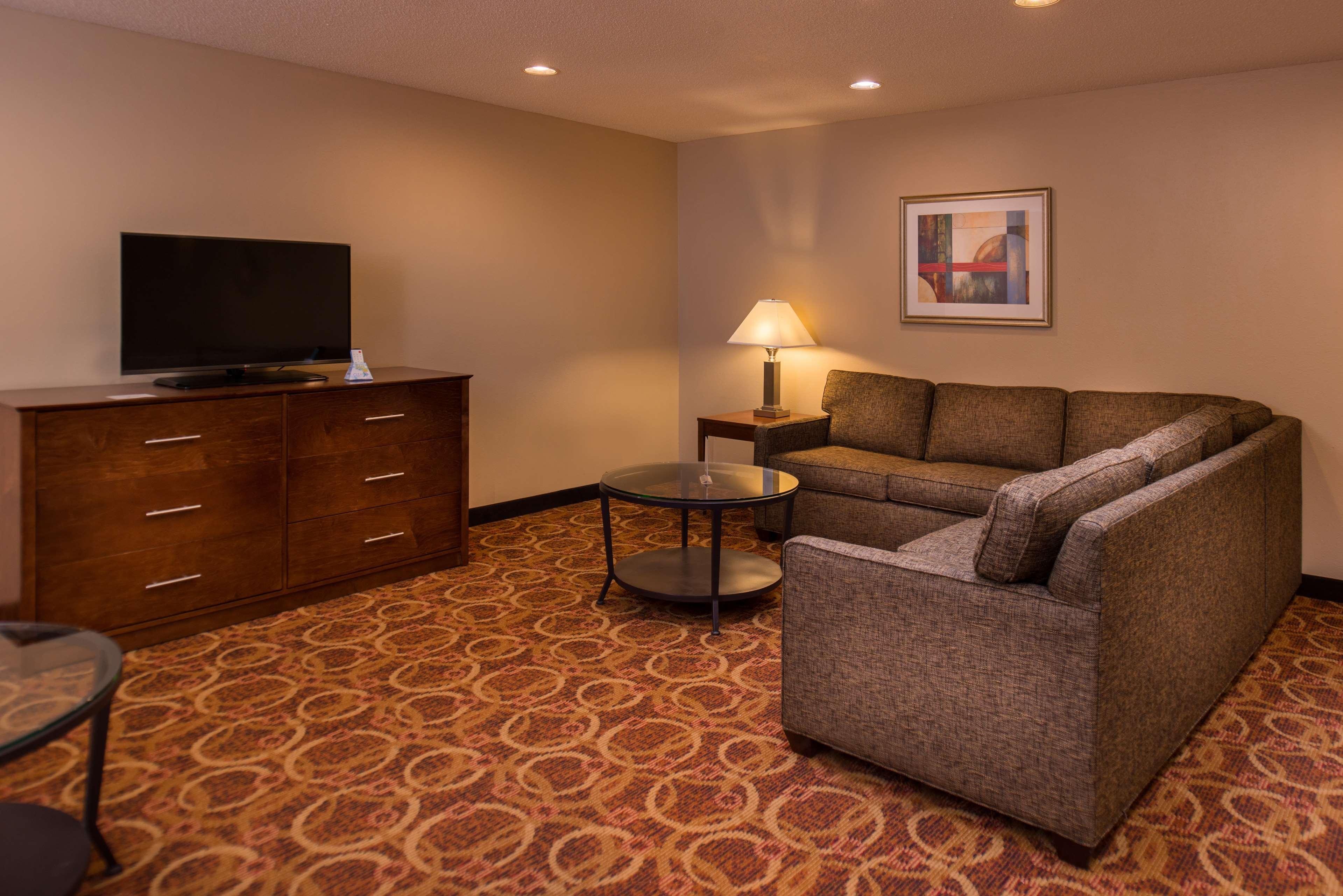 Best Western Ambassador Inn & Suites Wisconsin Dells Ngoại thất bức ảnh