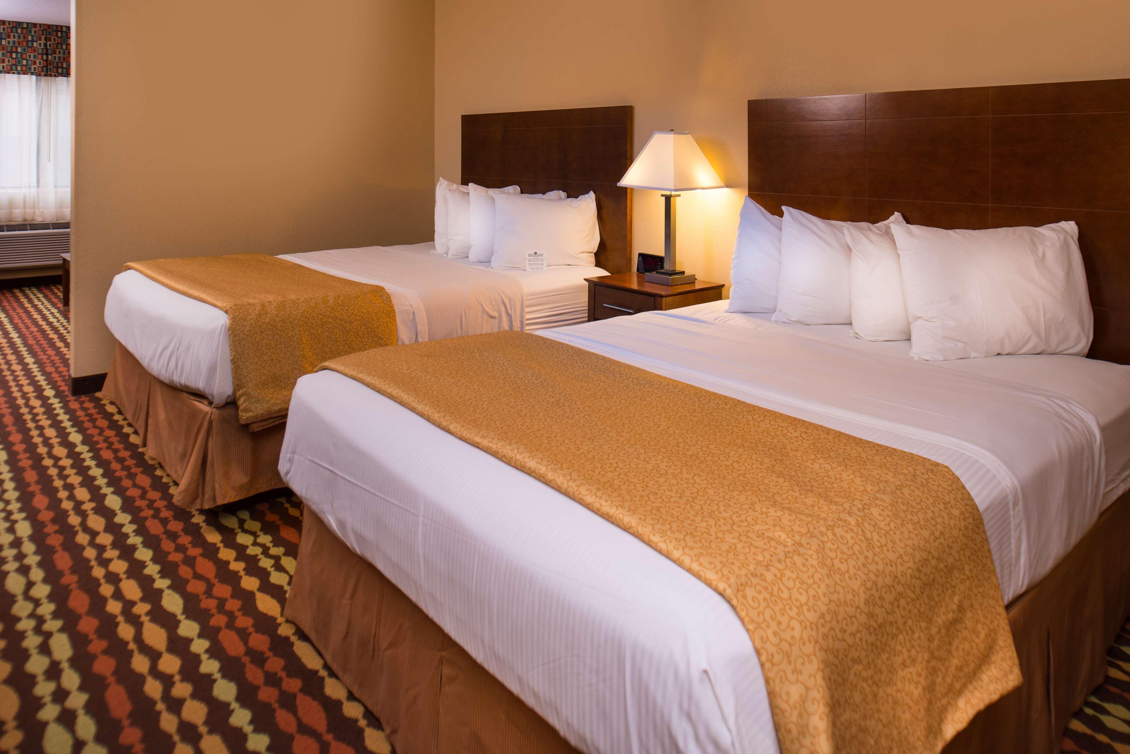 Best Western Ambassador Inn & Suites Wisconsin Dells Ngoại thất bức ảnh