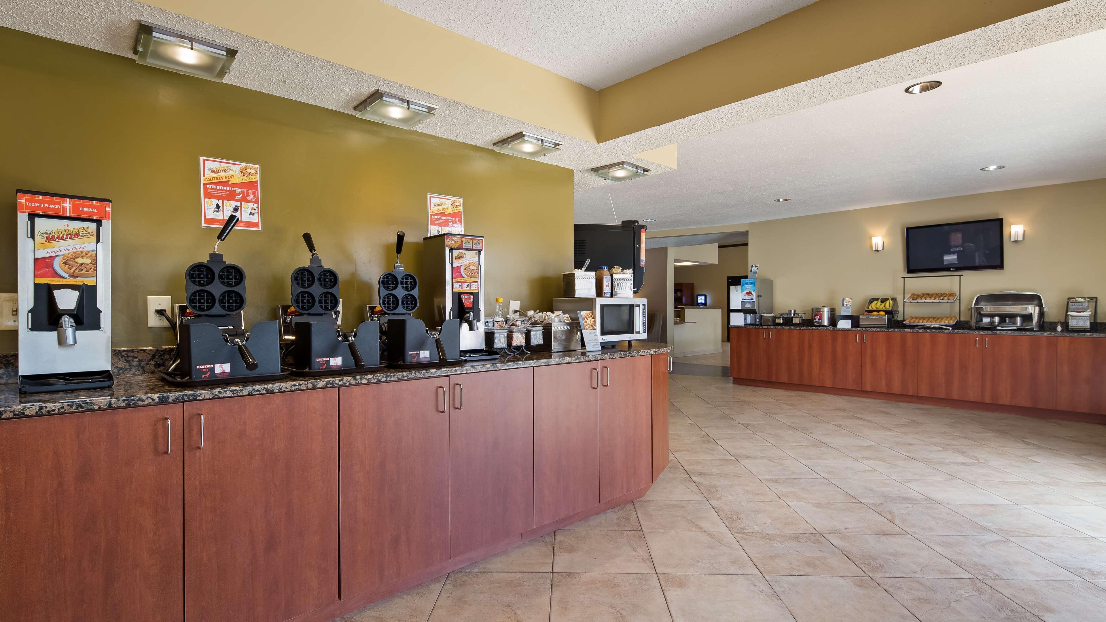Best Western Ambassador Inn & Suites Wisconsin Dells Ngoại thất bức ảnh