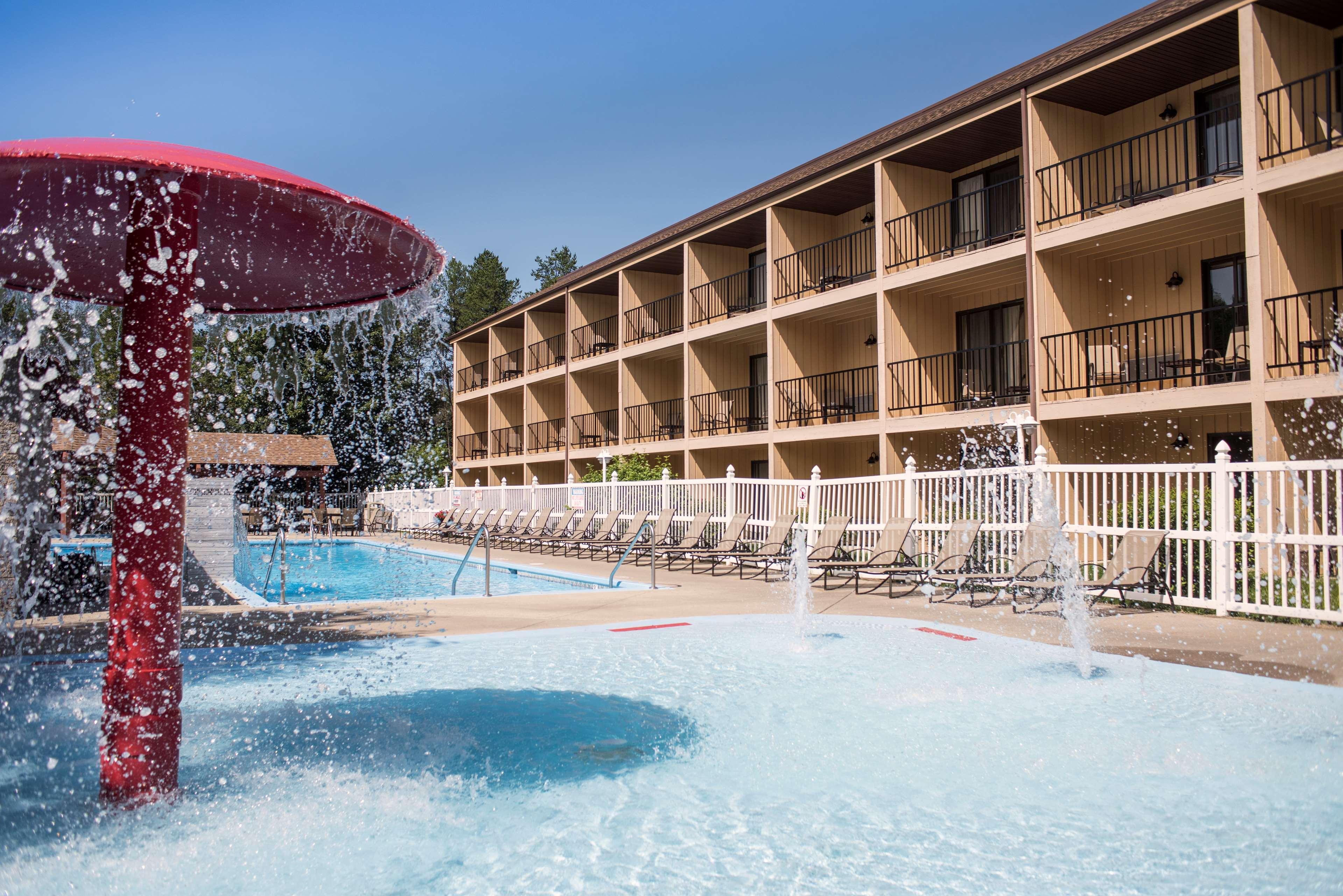 Best Western Ambassador Inn & Suites Wisconsin Dells Ngoại thất bức ảnh