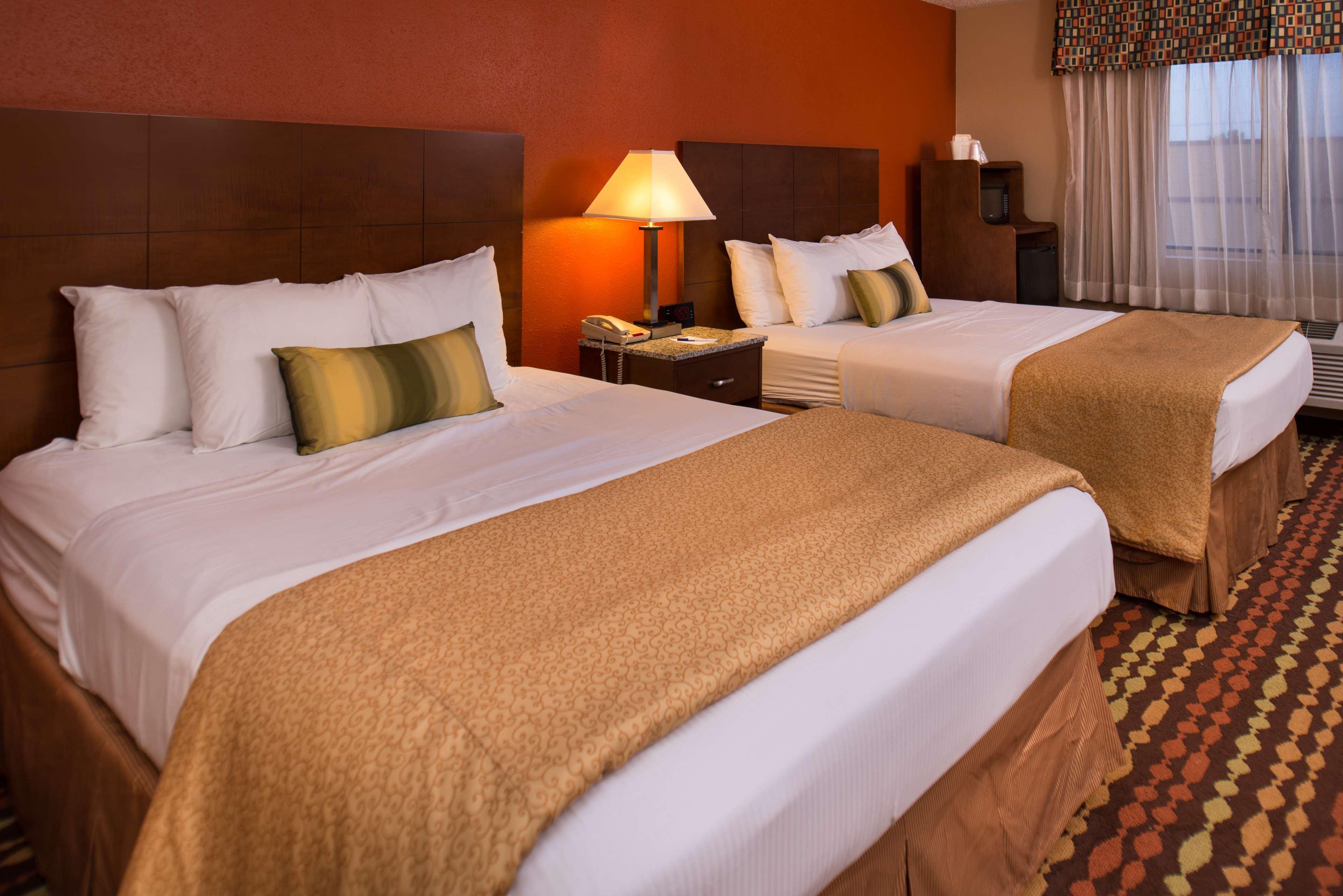 Best Western Ambassador Inn & Suites Wisconsin Dells Ngoại thất bức ảnh