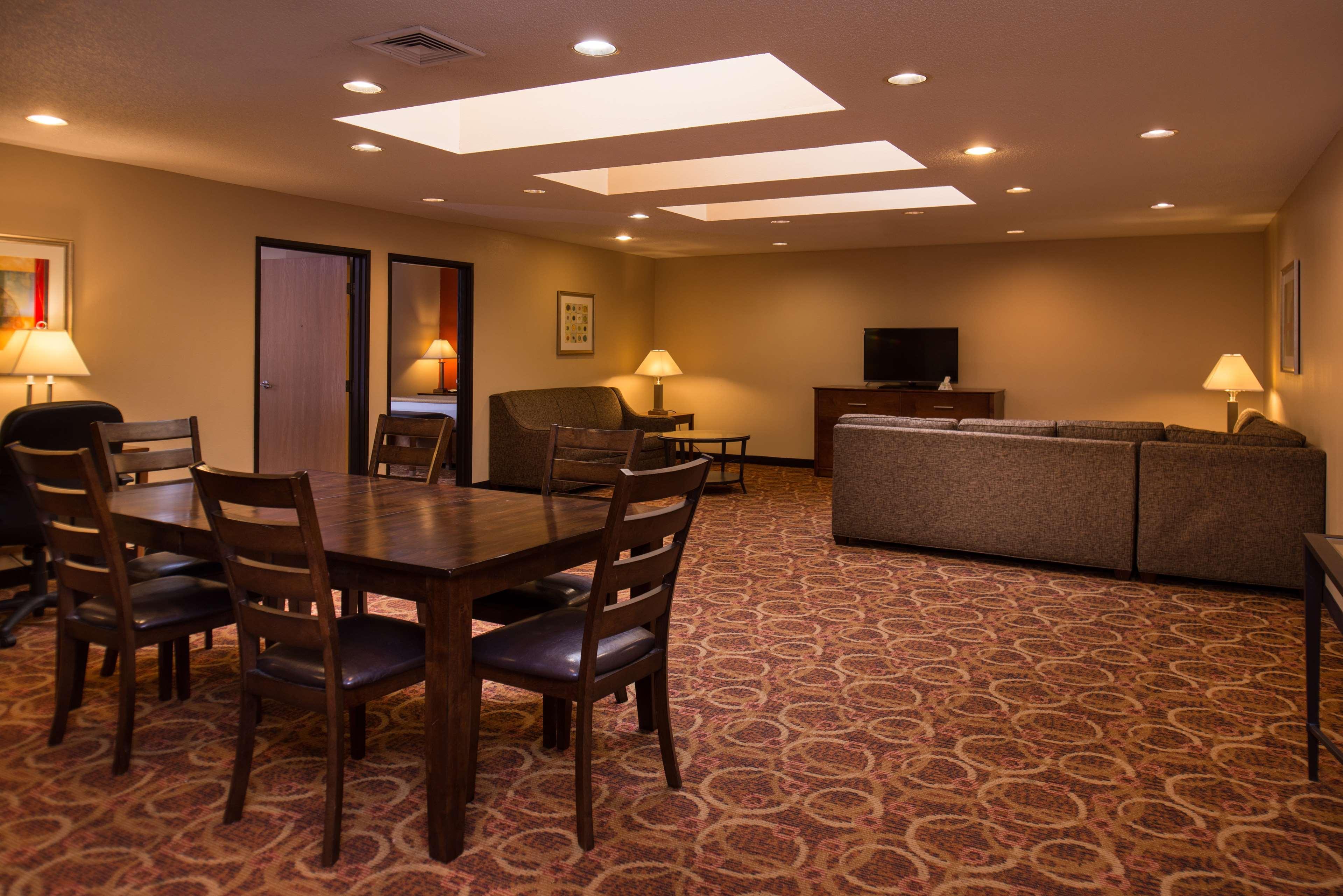 Best Western Ambassador Inn & Suites Wisconsin Dells Ngoại thất bức ảnh