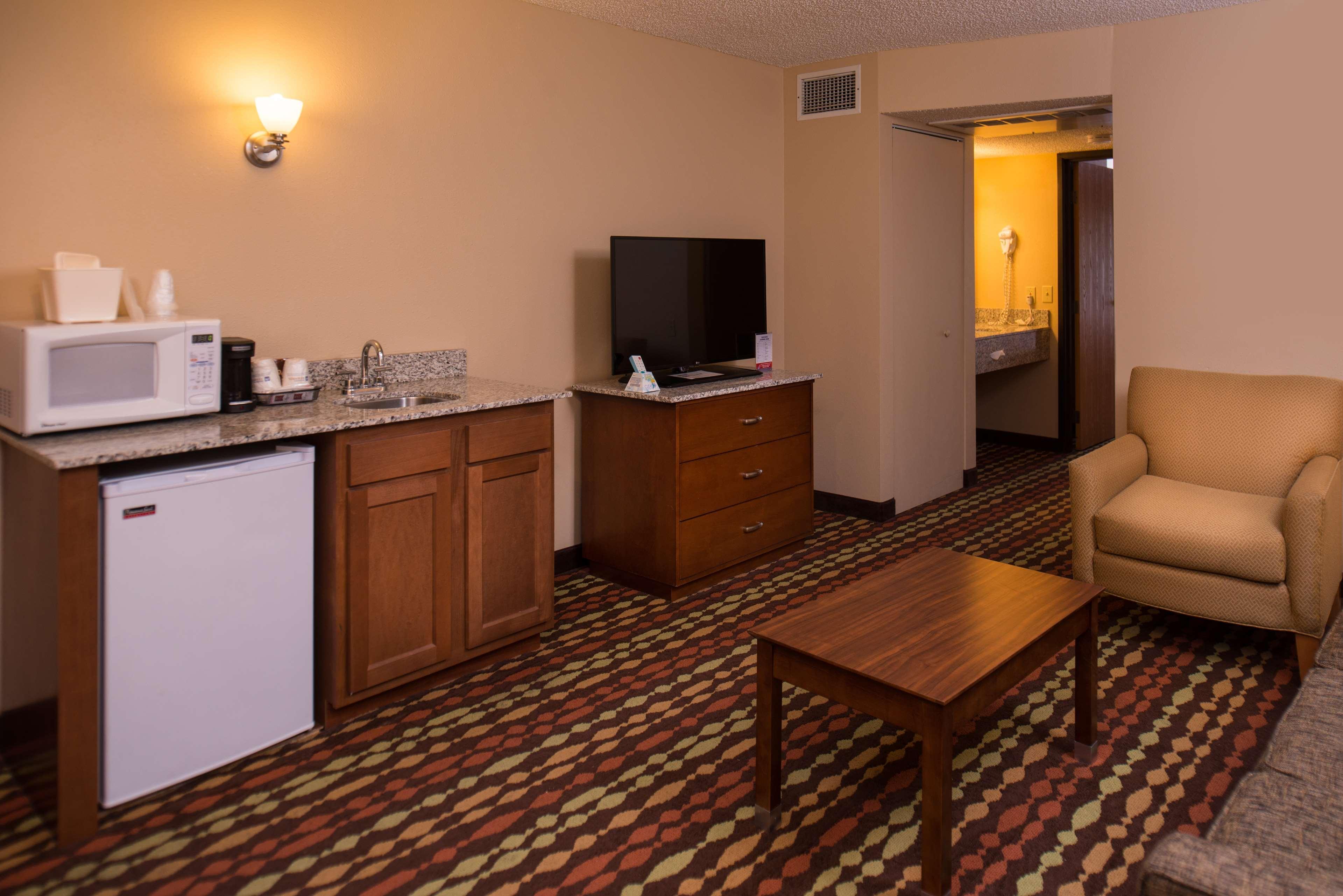 Best Western Ambassador Inn & Suites Wisconsin Dells Ngoại thất bức ảnh