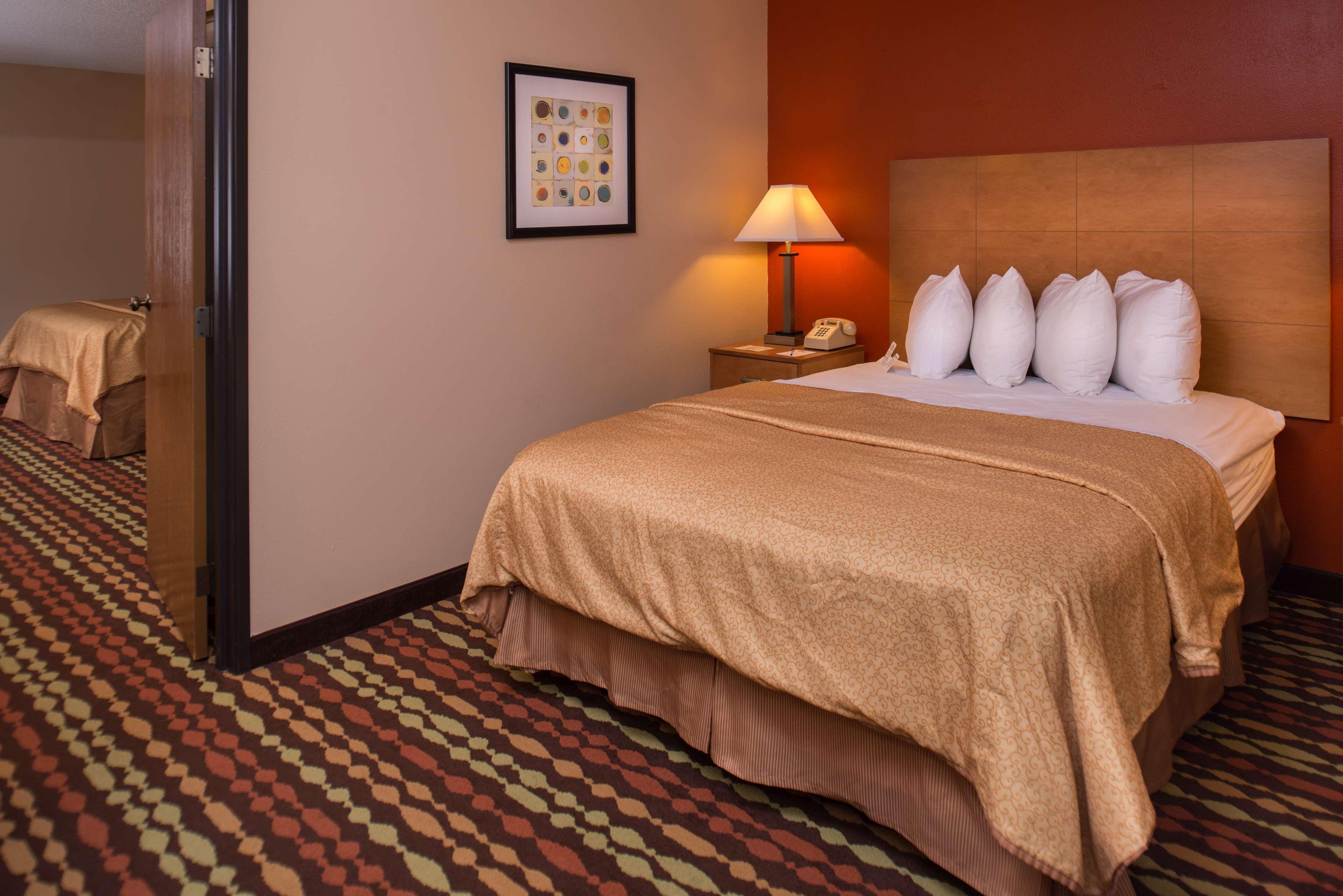 Best Western Ambassador Inn & Suites Wisconsin Dells Ngoại thất bức ảnh