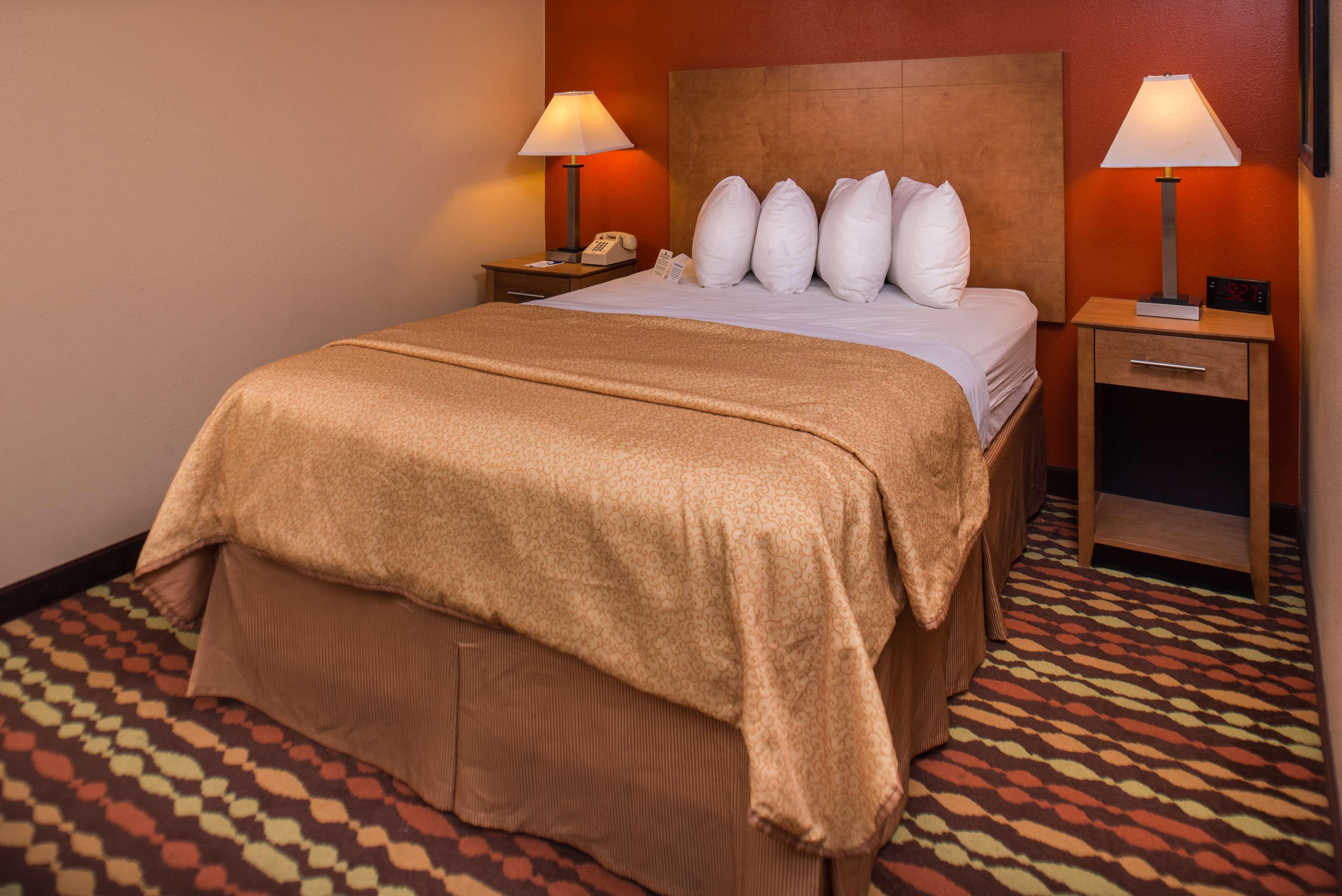 Best Western Ambassador Inn & Suites Wisconsin Dells Ngoại thất bức ảnh